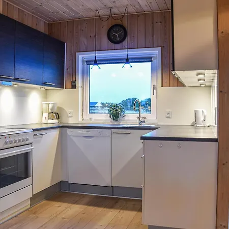 4 Bedroom Gorgeous In Ringkobing Holiday home Sondervig