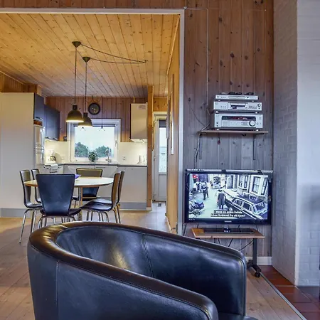 4 Bedroom Gorgeous In Ringkobing