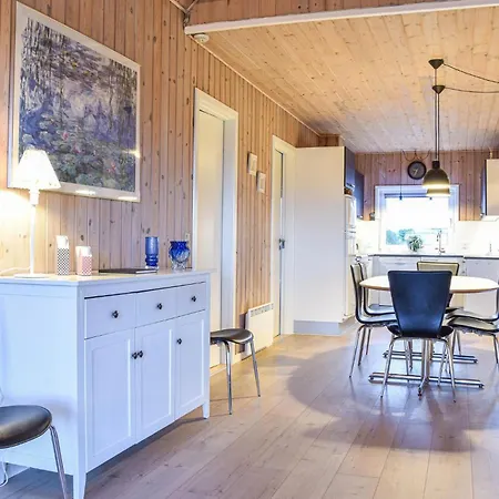 4 Bedroom Gorgeous In Ringkobing Holiday home Sondervig