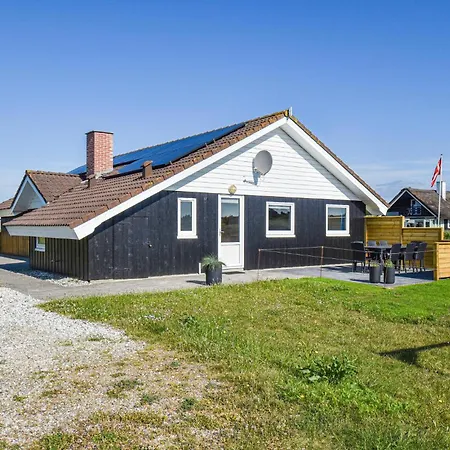 4 Bedroom Gorgeous In Ringkobing