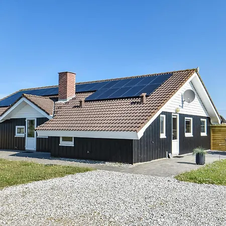 4 Bedroom Gorgeous In Ringkobing Holiday home *