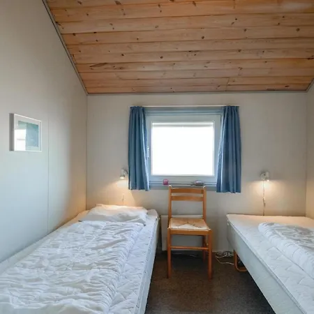 4 Bedroom Gorgeous In Ringkobing Holiday home Sondervig