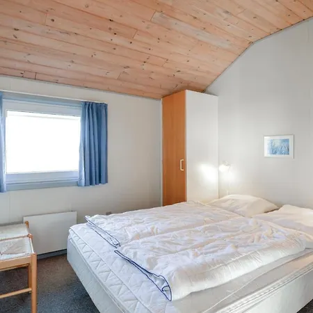 4 Bedroom Gorgeous In Ringkobing *